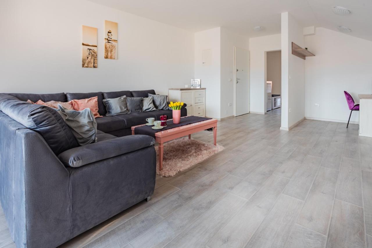 Seaview Apartments Roberta Ζαντάρ Εξωτερικό φωτογραφία